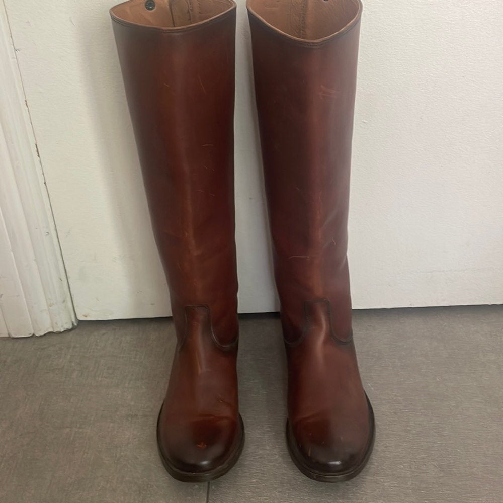 Basically new Frye Melissa Button Back Zip Leather
Boot Size 6 MSRP $388